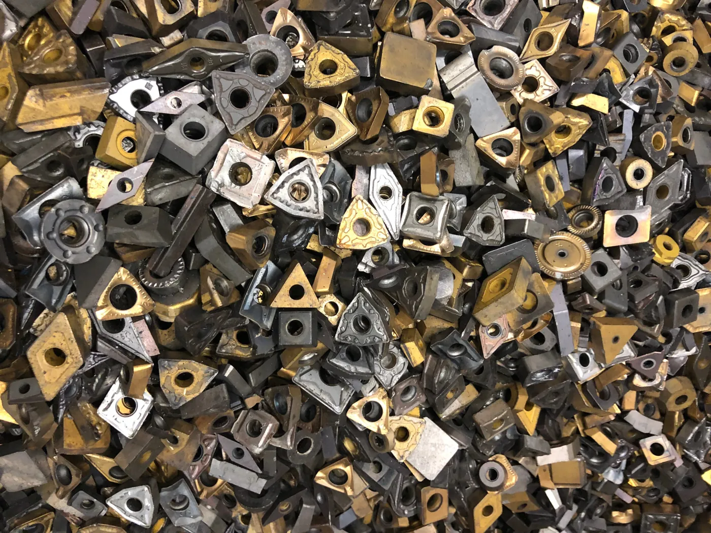 Výkup SK plátků a VBD – tvrdokovové destičky